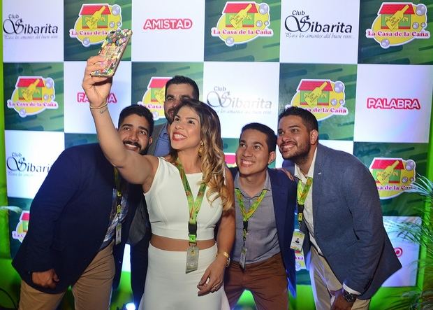 Carlos Liberatore, Jorge David Jiménez, Yolecci Jiménez, Jean Carlos Liberatore y Frank Liberatore.
