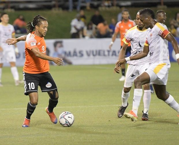 Cibao FC y Atlático Vega Real empatan 1-1 en la ida de la final de la LDF.