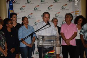 Eduardo Selman anuncia el fin de las huelgas de las compañías artísticas