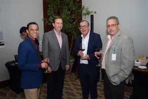  Dr. Mario Fulcar, Dr. Julio Álvarez, Dr. Ivo Rodríguez y Dr. Jorge Polanco.

