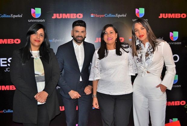 Madelyn Martínez, Jomari Goyso, Cony Taveras y Luz García. 