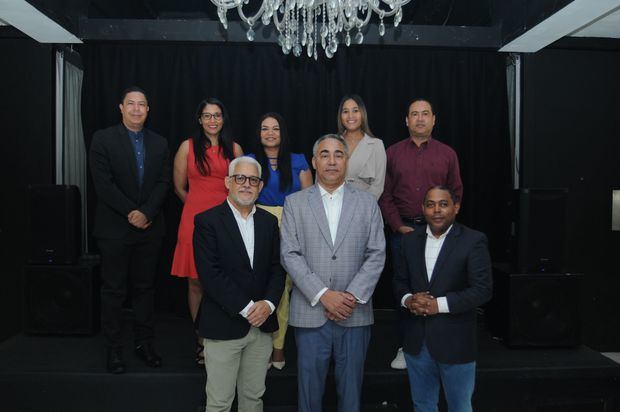 La primera directiva de la Academia Dominicana de Periodistas de Arte y Espectáculos (ADOPAE) fue elegida hoy sábado 10 de julio y  que preside Severo Rivera.
