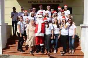 “Doctor Santa” y sus colaboradores visitaron a los niños del hospital Robert Reid Cabral