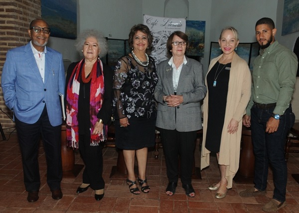 Abil Peralta, Myrna Guerrero, Verónica Sención, Marianne de Tolentino, Bárbara  Warren y Luis Eduardo de los Santos.