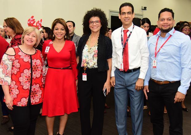 Rosa Guzmán, Rosa Guerra, Yenny Rosario,  Héctor Hernández, César Delgado.