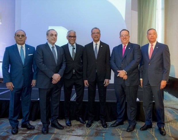 Emilio Hasbún, Abraham Hazoury, Raúl Feliz, Simón Lizardo Mézquita, Magín Díaz y Donald Guerrero.