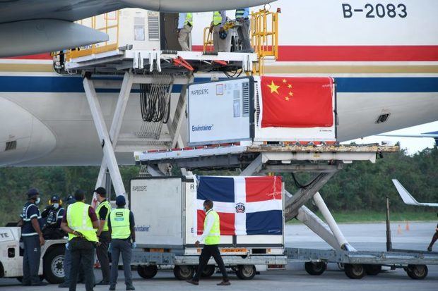 República Dominicana recibe un lote de dos millones de vacunas de China.