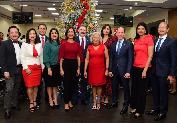 Rogelio Viesca, Presidente de Claro, junto a ejecutivos de la empresa.