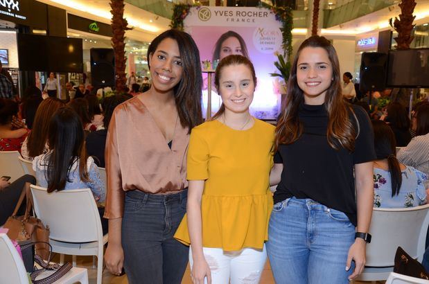 Pamela Eugenia, Laila Aponte y María Victoria Heinsen.