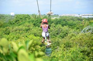 Bávaro Adventure Park y Fundación Royal Holiday unen esfuerzos para crear experiencias inolvidables para niñas en situación de riesgo
