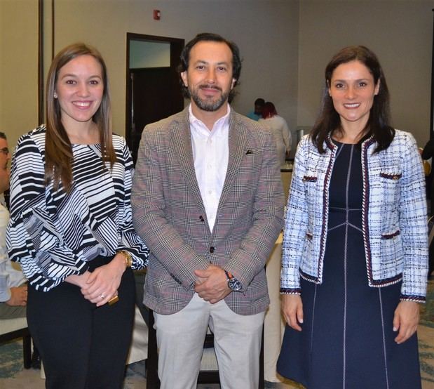 Verónica  Córdova, Juan Carlos Suarez, y Liliana Cabeza. 