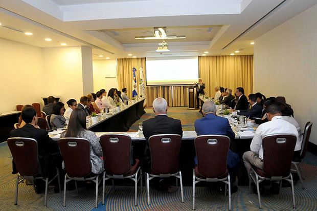 Panorámica del curso taller “Instrumentos de política industrial con impactos-desarrollo deseables”.