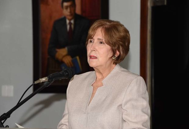 La ministra de Cultura, profesora Carmen Heredia, pronunció las palabras centrales del acto, en las que aseguró que, con la reposición del nombre al Auditorio Enriquillo Sánchez, el Ministerio de Cultura reivindica su legado, y reafirma el compromiso de mantener viva su memoria histórica.