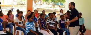 Capacitan en emprendimiento a niños y jóvenes de Hogar Mercedes de Jesús Hermanas Marianita