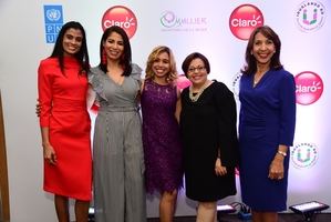 Jenny Suero, Wanda Batista, Gloria Goico, Elizabeth Castillo y Dulce León.