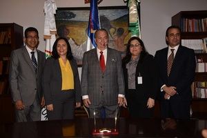 El ministro de Cultura, Eduardo Selman, la directora CONAPE, Nathali María Hernández, viceministro de cultura Juan Morales; José Eduardo Bogaert, director de Relaciones Interinstitucionales del Ministerio de Cultura y la señora Belkis Calvo, asistente de la directora de CONAPE.