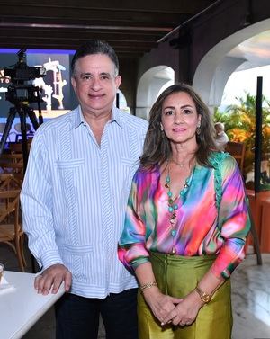 Fernando Báez y Nancy Tavarez de Báez.