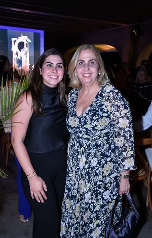 Daniela Sanoja y Linette de Sanoja.