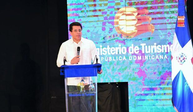 David Collado atribuye estabilidad macroeconómica al aporte del turismo