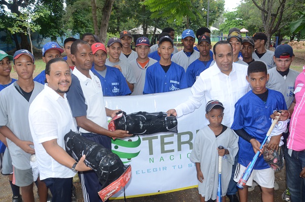 Entrega de la utilería deportiva