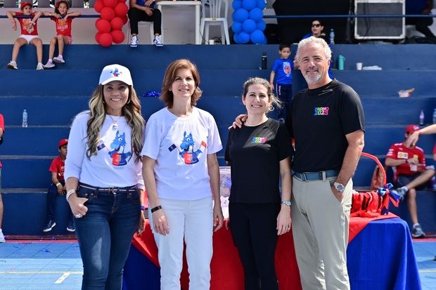 Carmen Minaya, Karina Pablo, Paula Bonetti y Anton Tejeda.