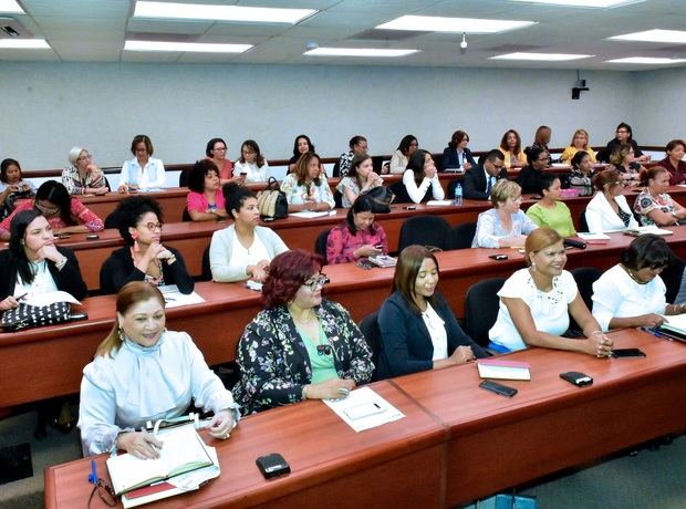 Minerd, Inafocam y Unesco curso.