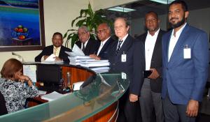 PRD entrega Tribunal Superior Electoral documentos sustentan reforma estatutaria