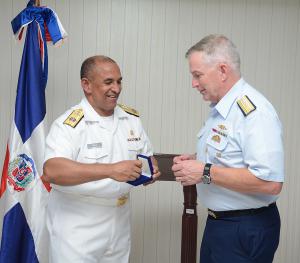 Comandante del Servicio de Guardacostas de EE.UU. visita presidente DNCD
