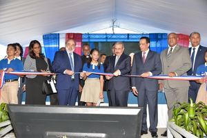 Danilo Medina entrega centros educativos en el municipio Pedro Brand
 