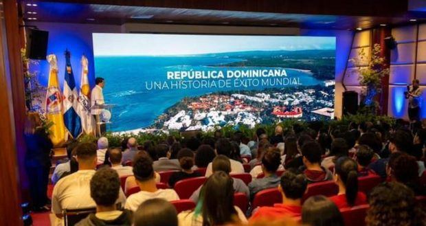 Turismo dominicano superaría los 8 mil millones de dólares este 2022.