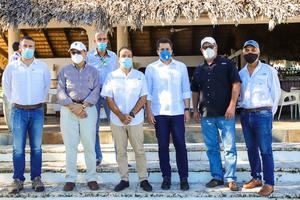 Collado se reúne con dirigentes turísticos el Sur y promete apoyo para atender agenda regional
