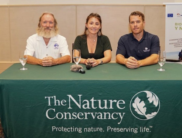 David Vaughan, Ximena Escovar  representando The Nature Conservancy y Jake Kheel, VP de la Fundación Grupo Puntacana
