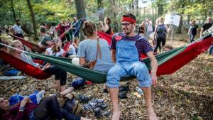 Decenas de miles de alemanes celebran el bloqueo de la tala en un bosque milenario