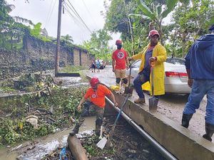 Defensa Civil realiza labores preventivas previo al paso de la tormenta Franklin