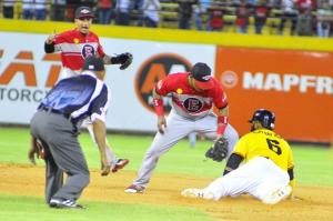 Leones vencen a las Águilas ; Gigantes y Licey ganan en béisbol