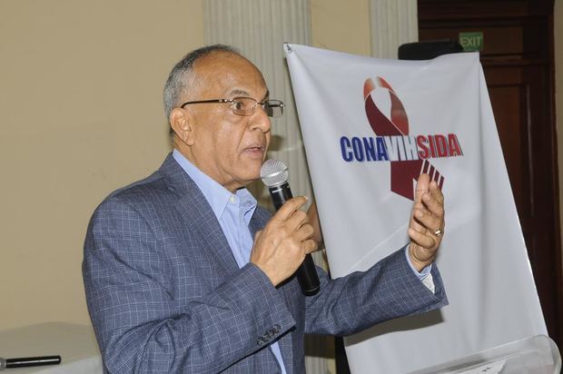 Director Ejecutivo del Consejo Nacional para el VIH y SIDA (CONAVIHSIDA), doctor Víctor Manuel Terrero.