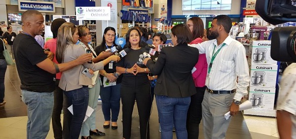 Directora de Pro Consumidor en Rueda de Prensa