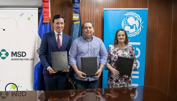 UNICEF firma acuerdo para reducción de mortalidad materno infantil.