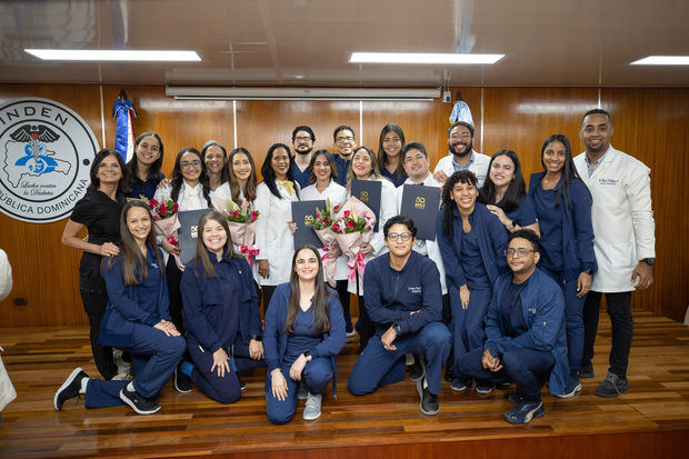 Doctores residentes del INDEN.