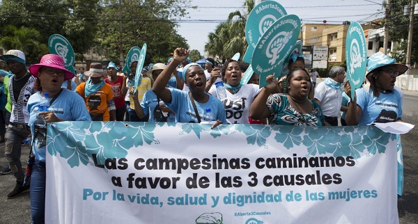 Mujeres dominicanas en protesta