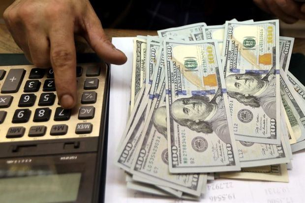 El dólar se cambia a 56.44 pesos (0.4 %)
