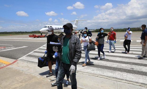 Gonzalo Castillo ha repatriado a 31 dominicanos más, que estaban varados en Estados Unidos y Brasil.