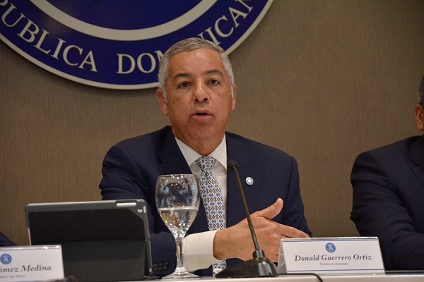 Donald Guerrero, ministro de Hacienda