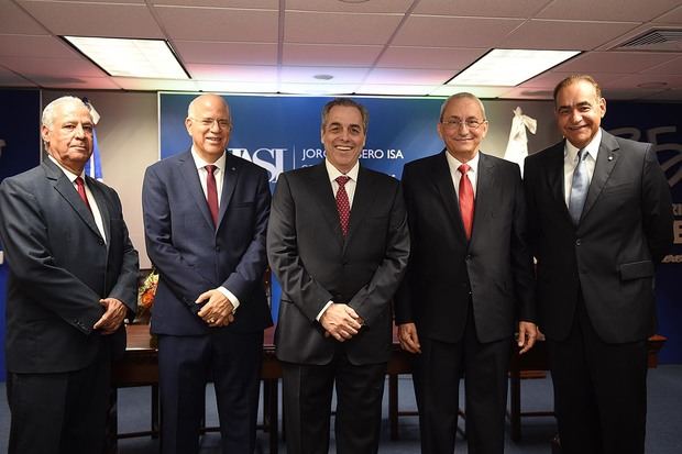 Dr Perez Gomez, Gustavo Batista, Abraham Hazoury, Jorge Subero Isa y Julio Amado Castaños Guzman.