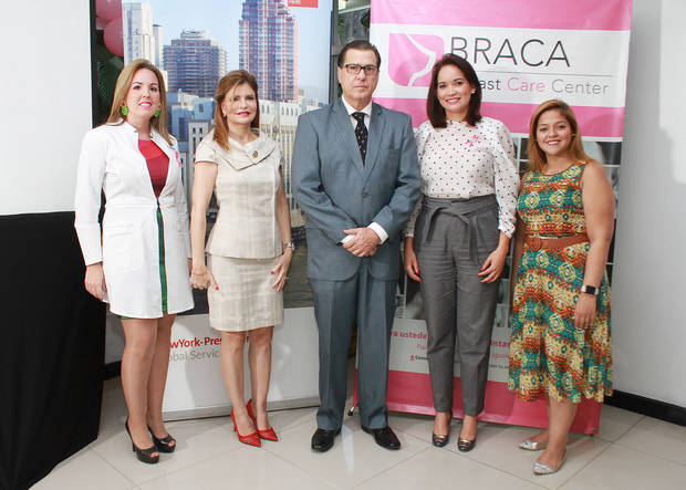 Dra. Wilma Álvarez Grullon, Nancy Velázquez, Dr. Miguel Ángel Oller, Esthenia García, Alba Veloz.