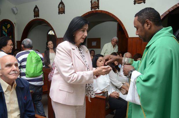 Rosalía Álvarez durante la misa.