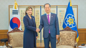 Vicepresidenta dominicana y primer ministro coreano hablan de un TLC entre ambos países