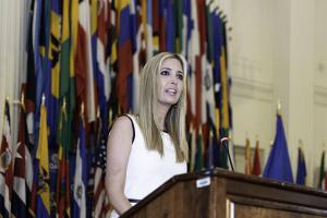 Ivanka Trump defiende la importancia de la participación de la mujer en la economía