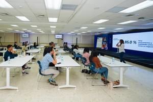 La segunda actividad consistió en el lanzamiento de un Diplomado en
Emprendimiento, con aproximadamente 30 participantes. En la foto, Sol Disla, directora
ejecutiva de ANJE.