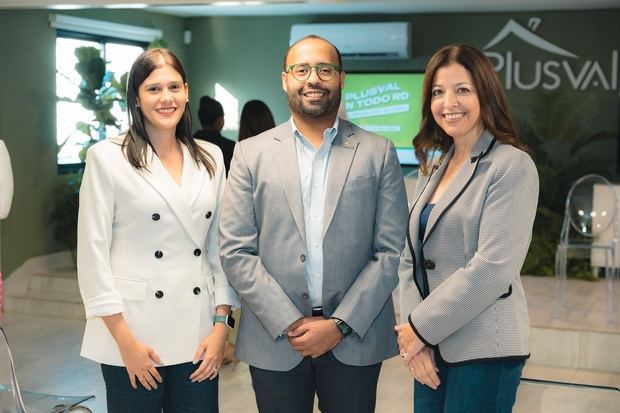 Massiel Pérez, Ramón Paulino y Mónica Herrera.